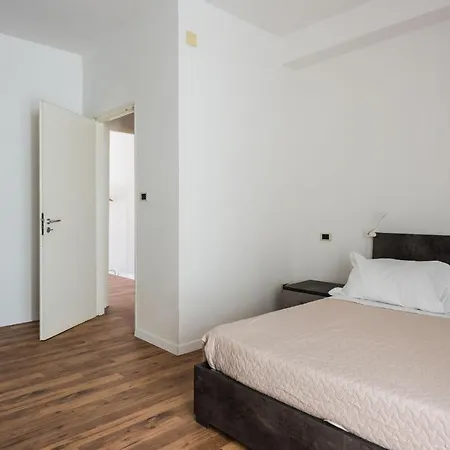 Ibiscus With Terrace By Wonderful Italy Apartment