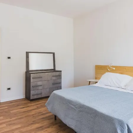 Apartment Ibiscus With Terrace By Wonderful Italy *