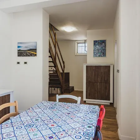 Ibiscus With Terrace By Wonderful Italy Apartment