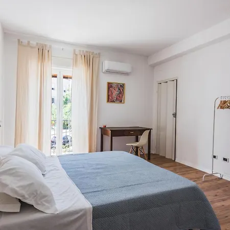 Apartment Ibiscus With Terrace By Wonderful Italy *